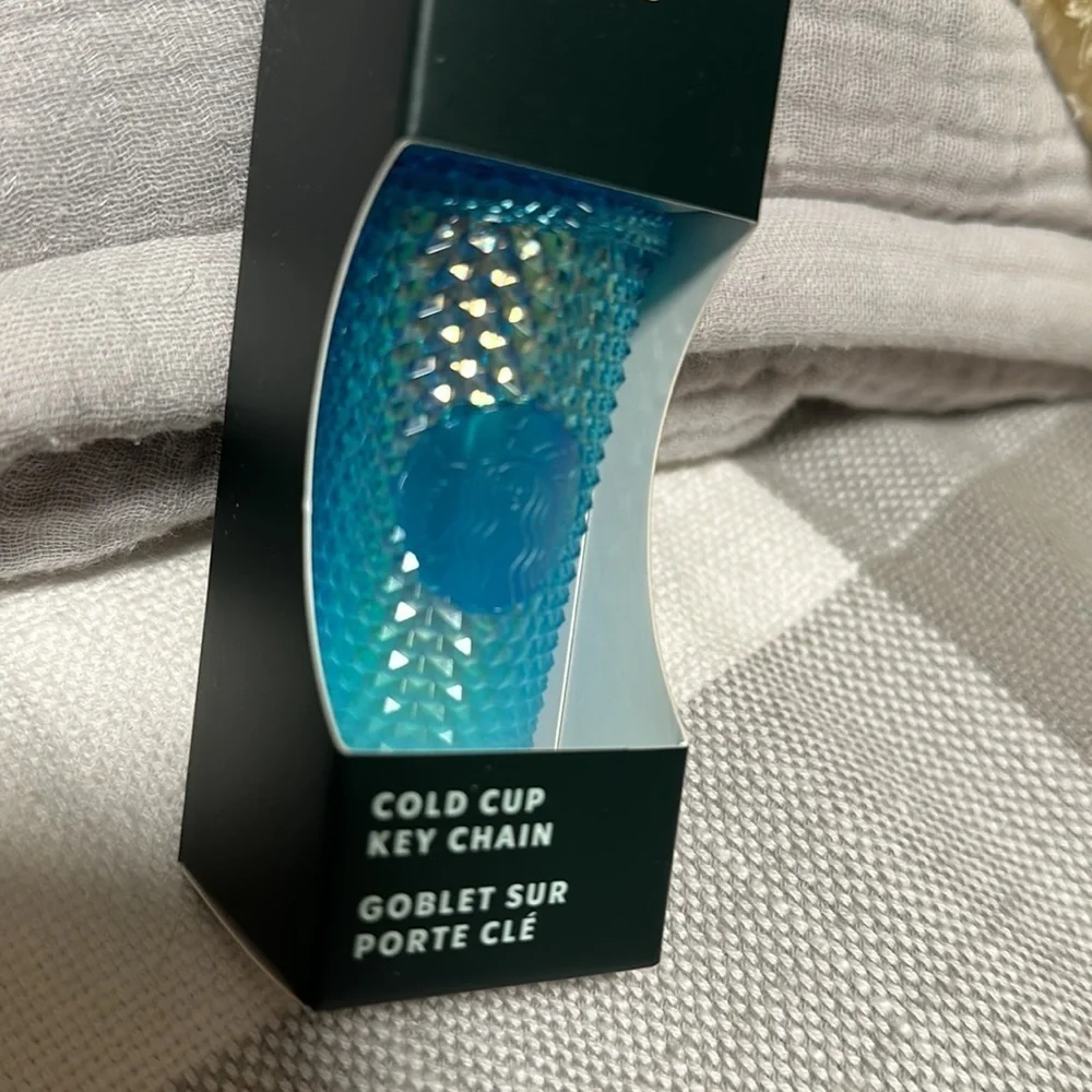 New Starbucks 2023 Gradient Blue Studded Bling Ombre Cold Cup Key chain